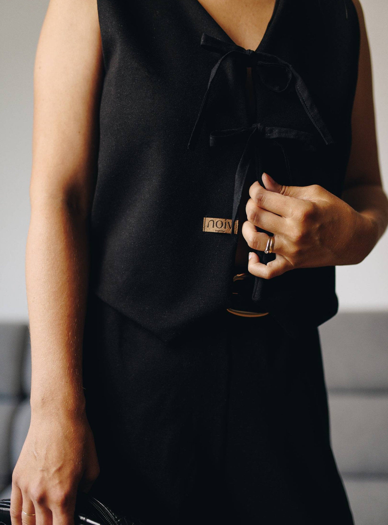 Elegantní vesta TALEA